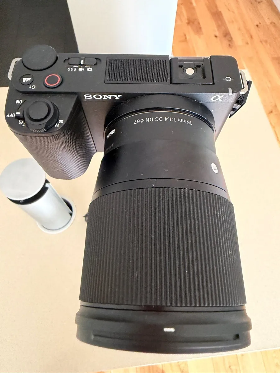 Sony ZV-E10 II + Sigma 16mm f/1.4 - Image 2