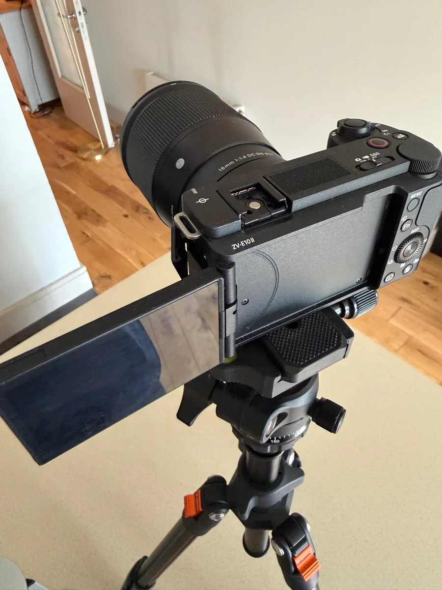 Sony ZV-E10 II + Sigma 16mm f/1.4 - Image 3