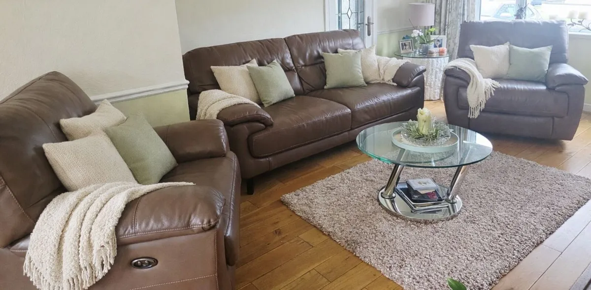 Leather Sofa and two recliner armchairs - Image 1