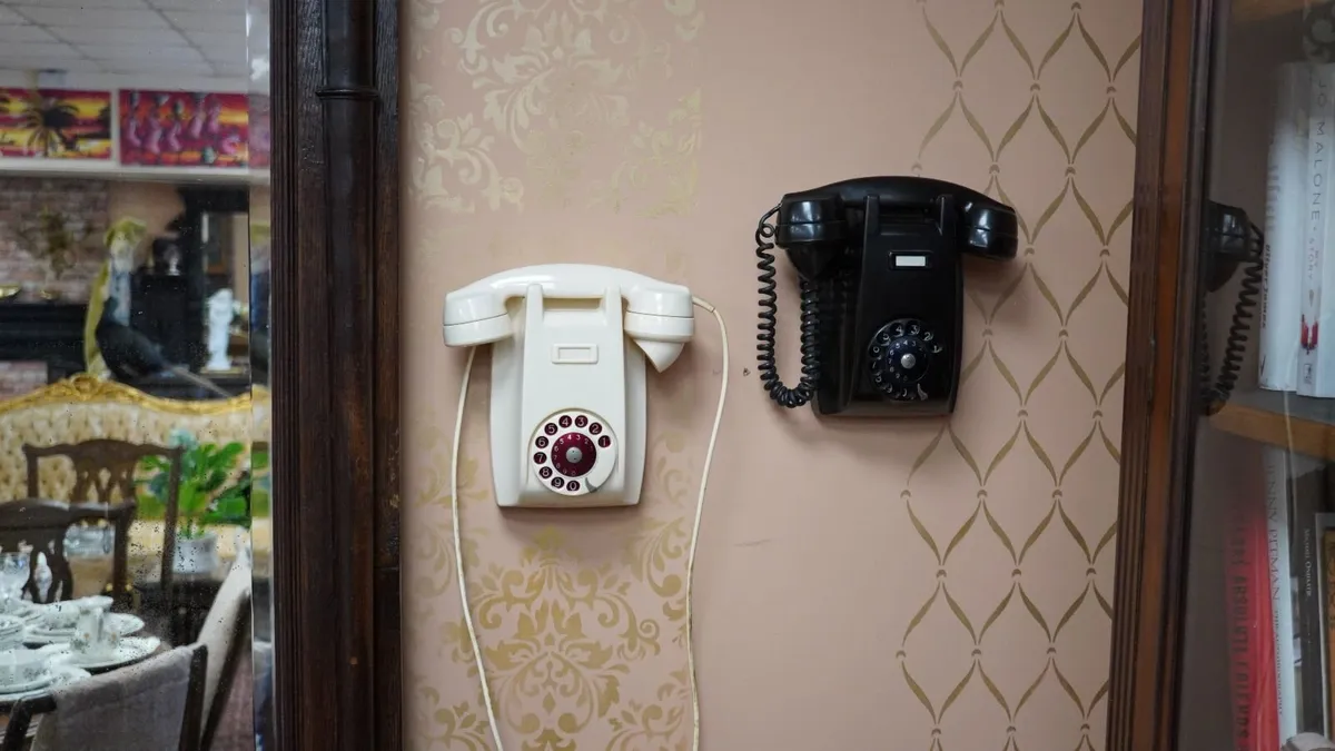 Pair of Vintage Irish P&T / Ericsson Wall Telephon - Image 1