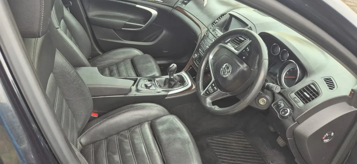 Vauxhall Insignia 2012 breaking - Image 2