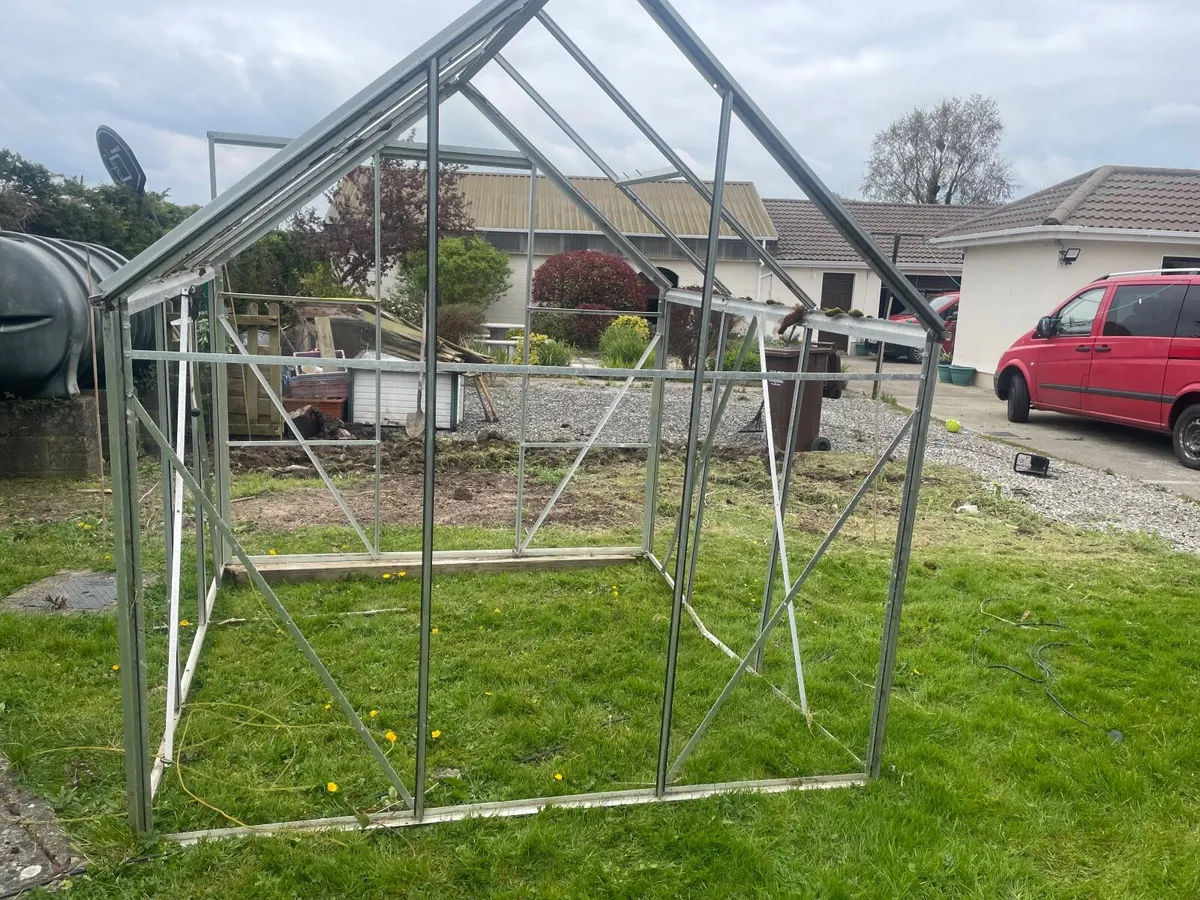 Green house - Image 2