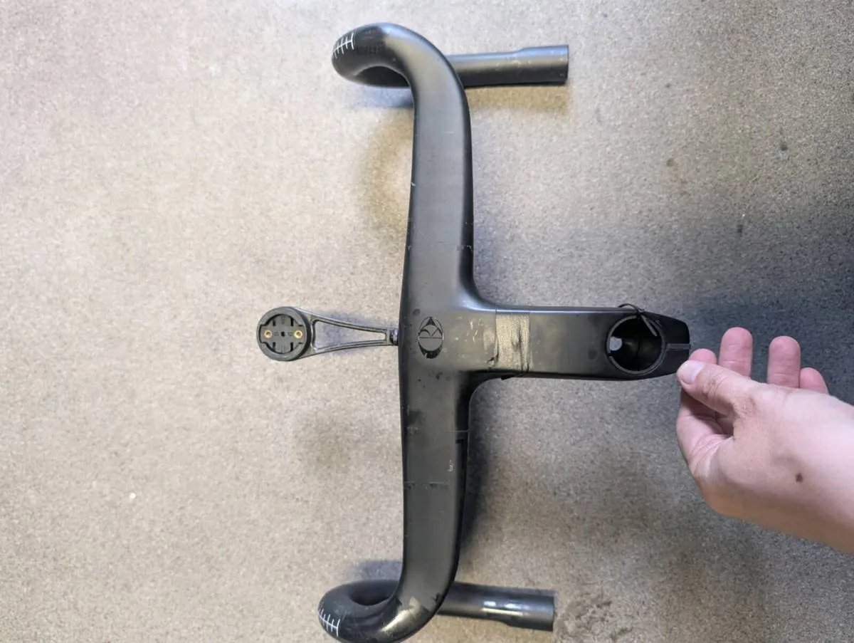 CRW carbon integrated cockpit - Image 1