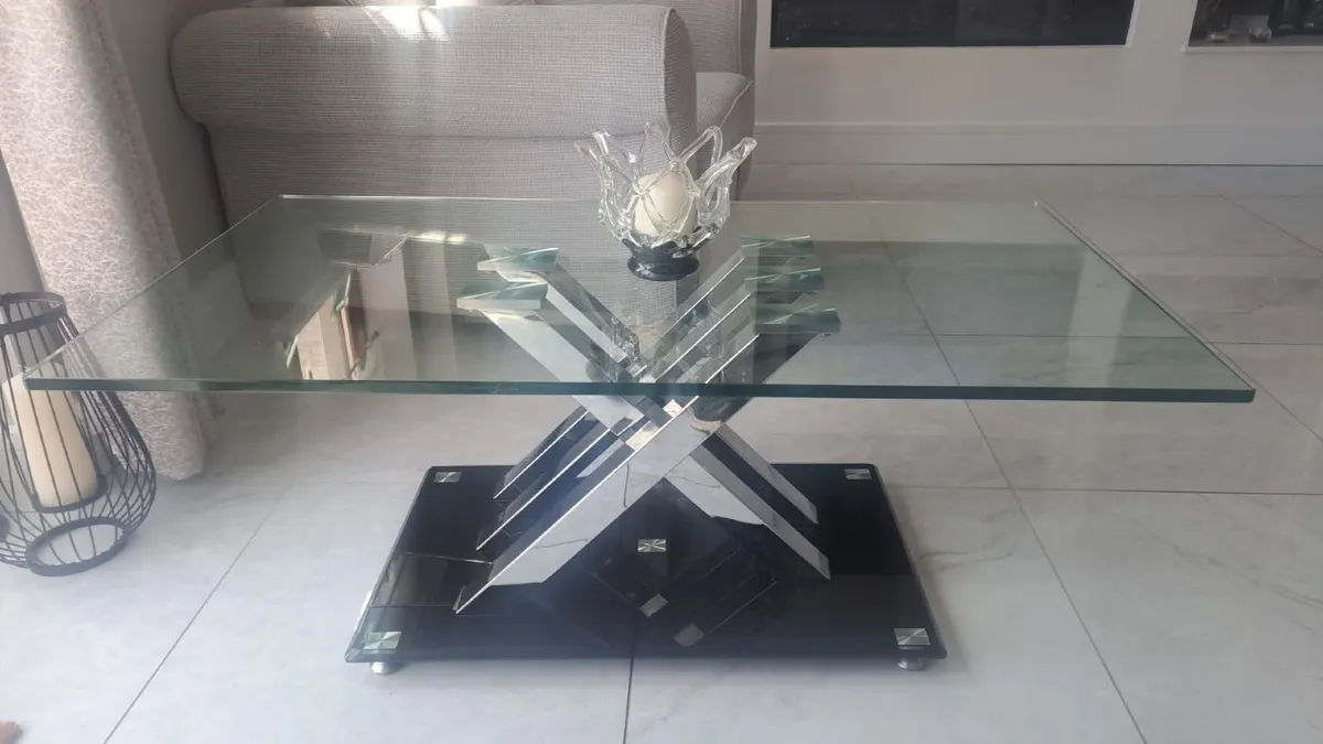 Table & Chairs & Small Table - Image 4