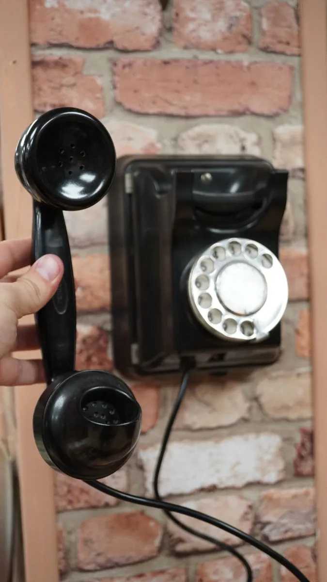 Siemens Brothers P&T Bakelite Wall Telephone - Image 3