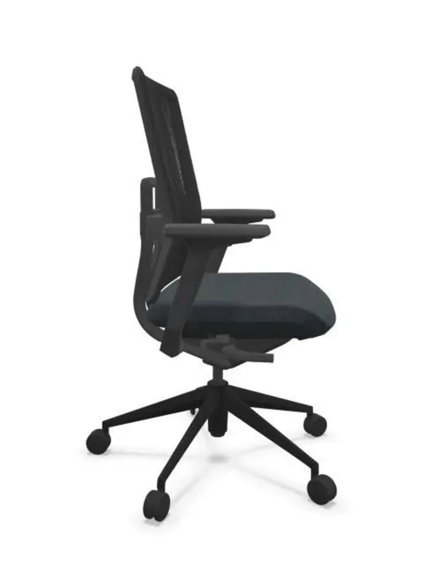 ACTIU TNK Flex Ergonomic Mesh Chair - Image 3