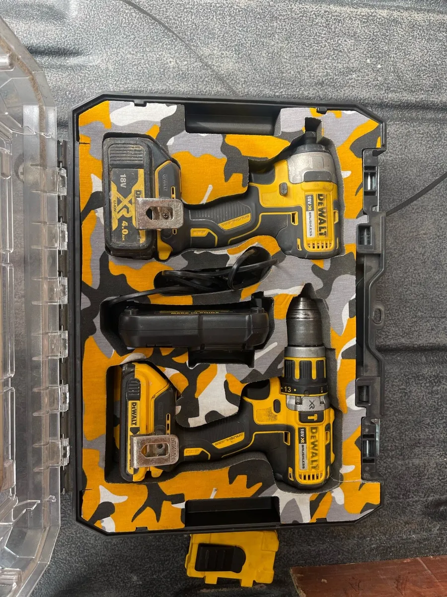Dewalt nail gun - Image 4