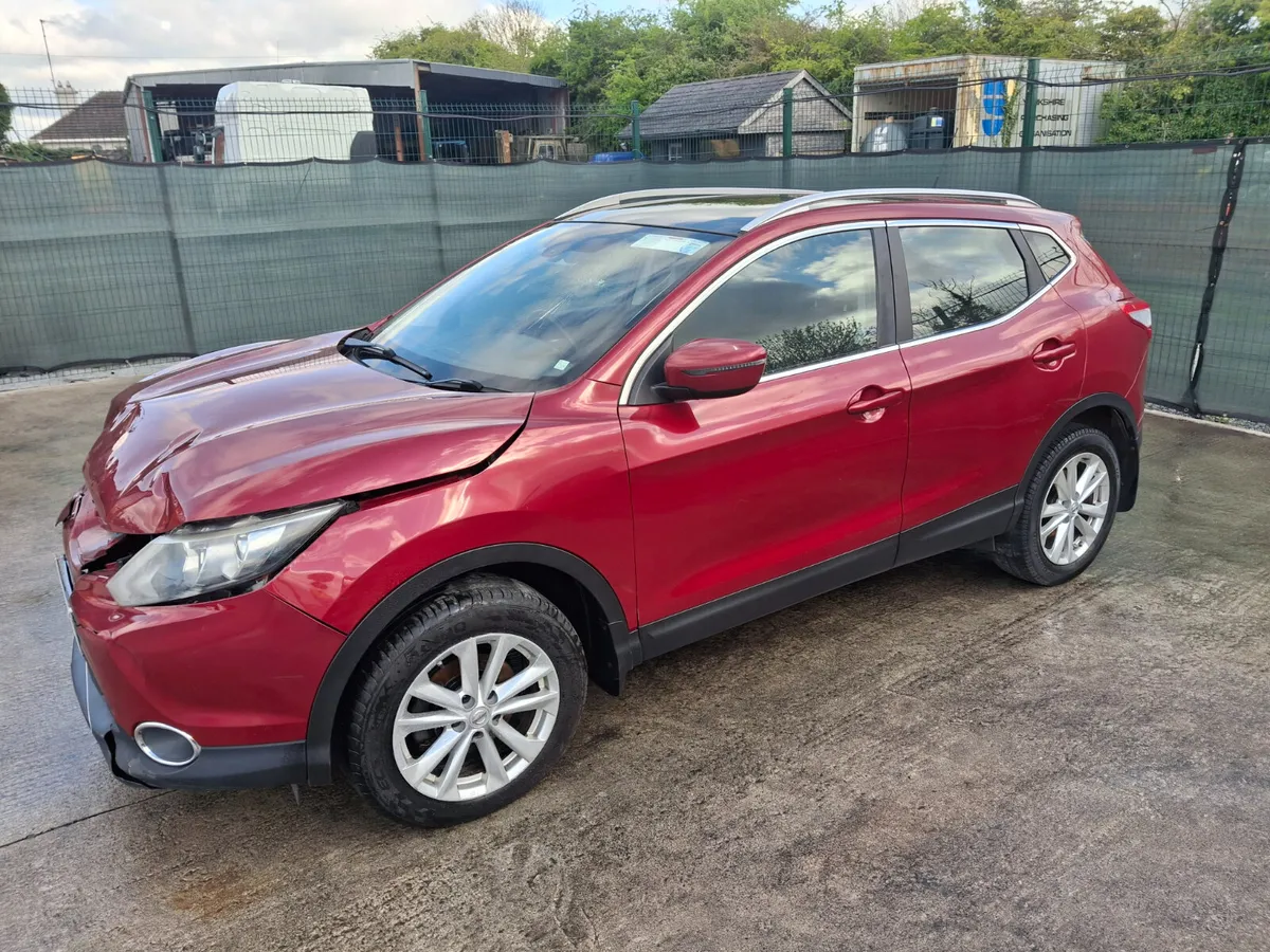 2017 Nissan Qashqai Light Damage - Image 1