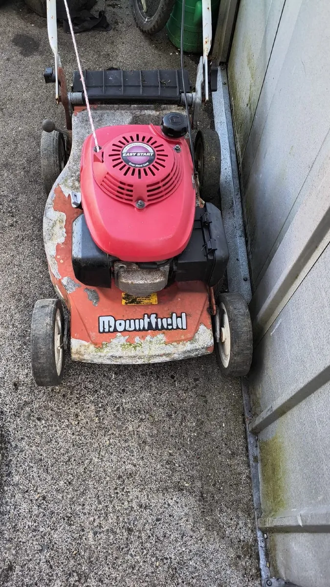 Honda powered lawnmower