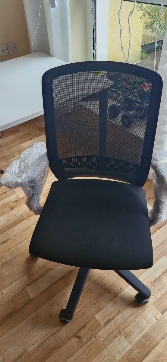 Home Office Setup – Desk + Chair + ASUS 24” Monito - Image 4