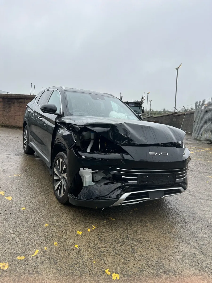 2026 BYD Seal U 1.5 Hybrid. Damaged salvage - Image 2