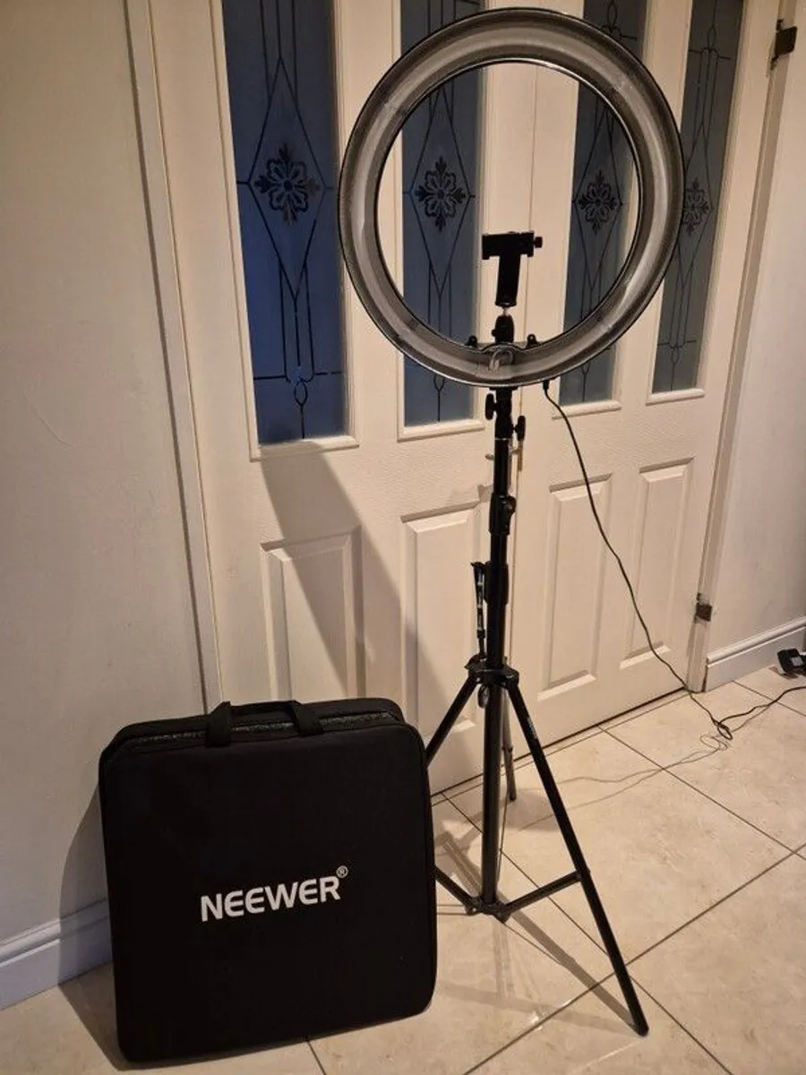 Photography Studio Light with Stand and Case - Image 2