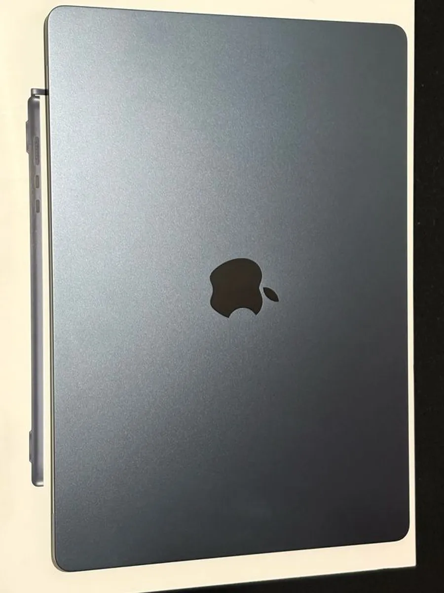 Macbook Air M4 - Image 2