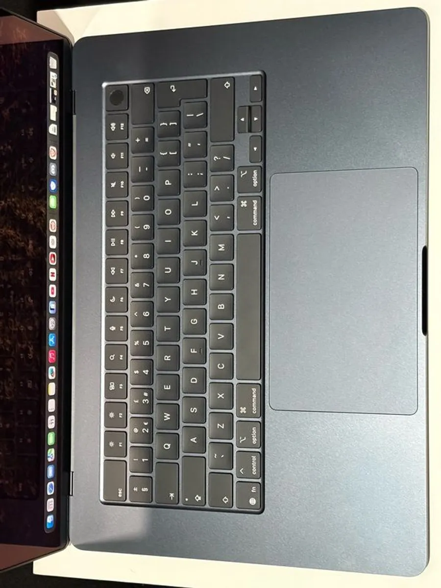 Macbook Air M4 - Image 3