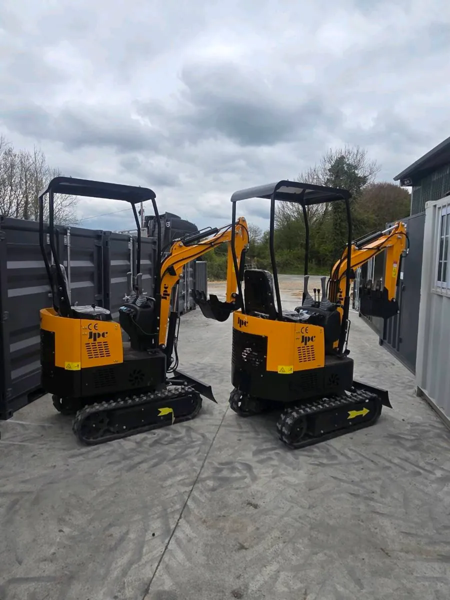 Mini digger - Image 2