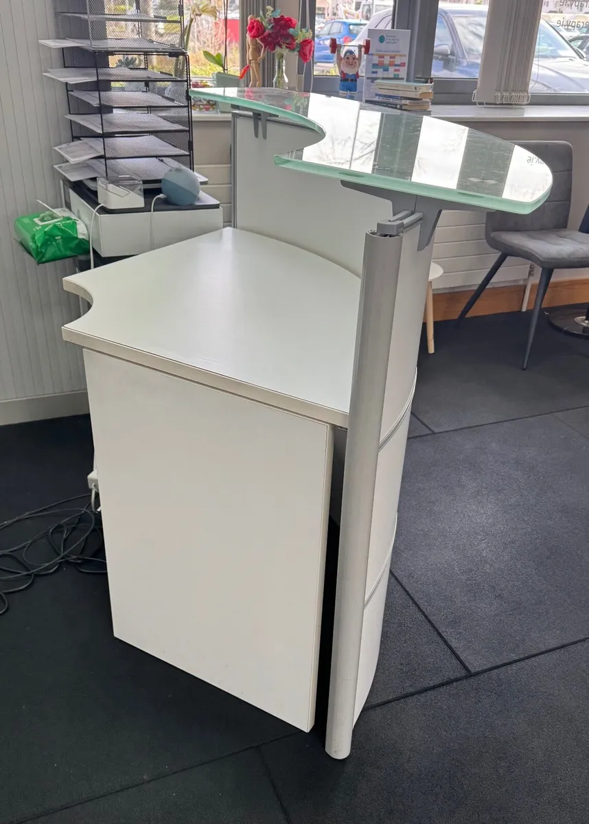 Reception Front Desk - Image 2