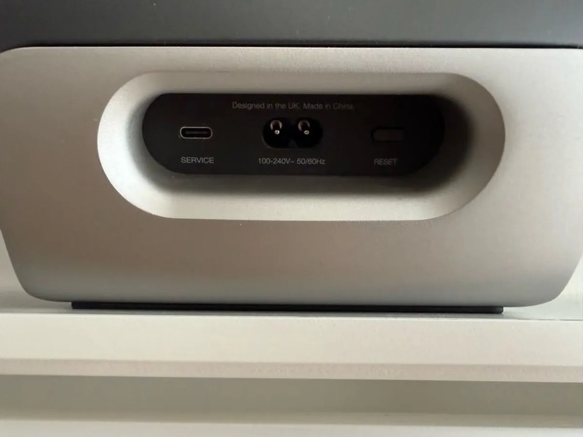 Bowers & Wilkins Zeppelin Speaker - Image 2