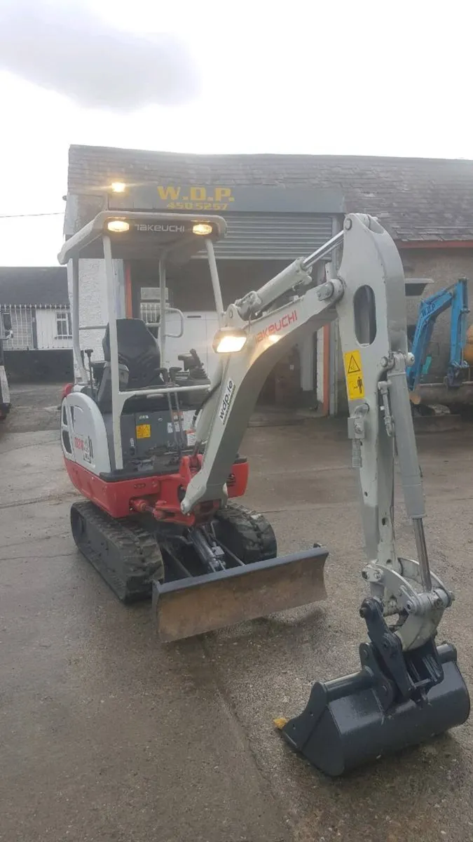 Takeuchi tb216 mini digger - Image 4