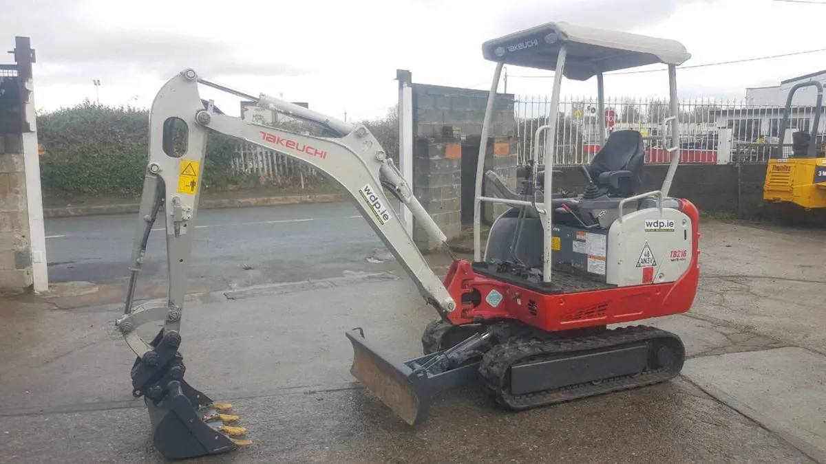 Takeuchi tb216 mini digger - Image 2