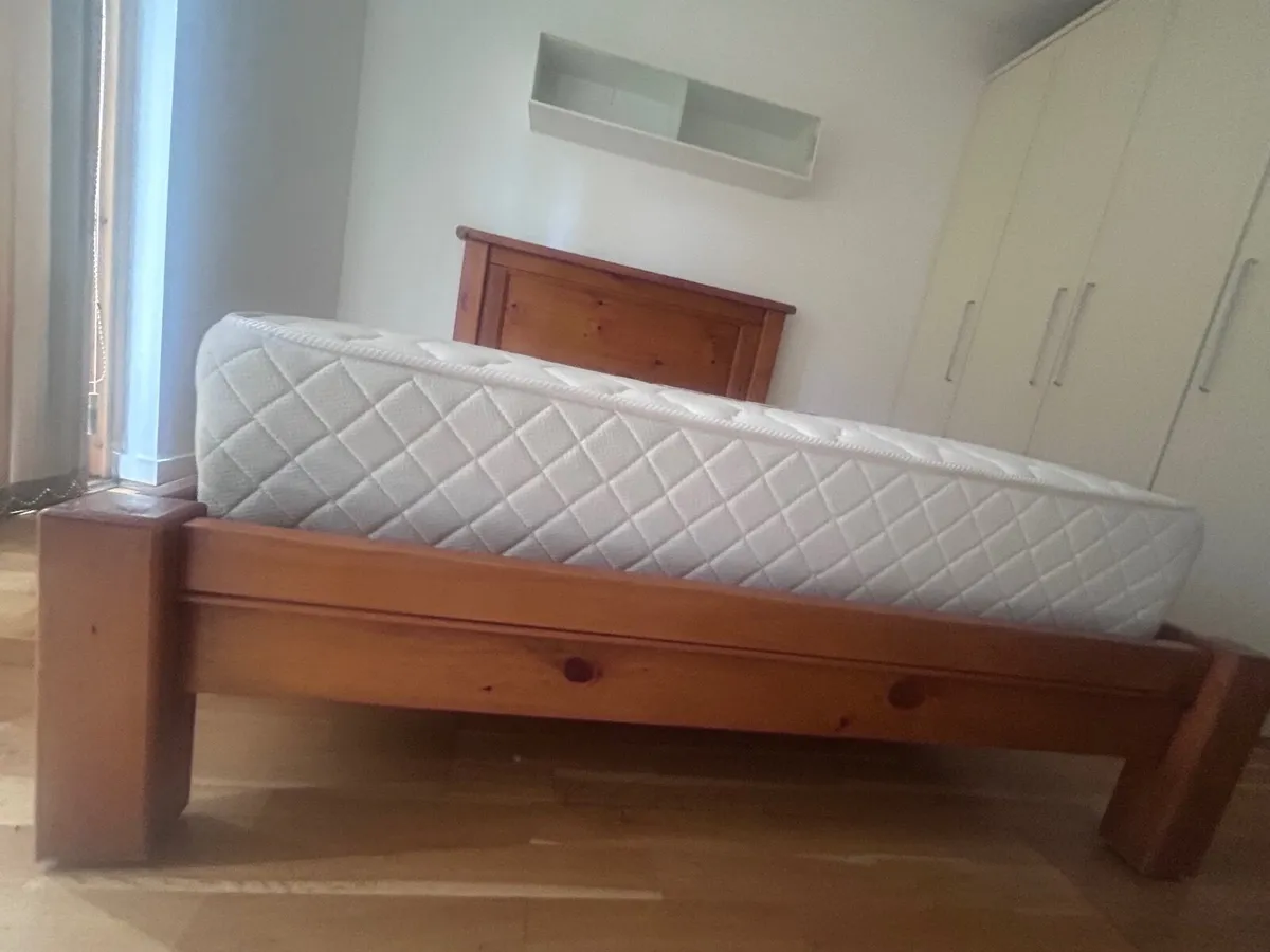 Wooden frame double bed - Image 4
