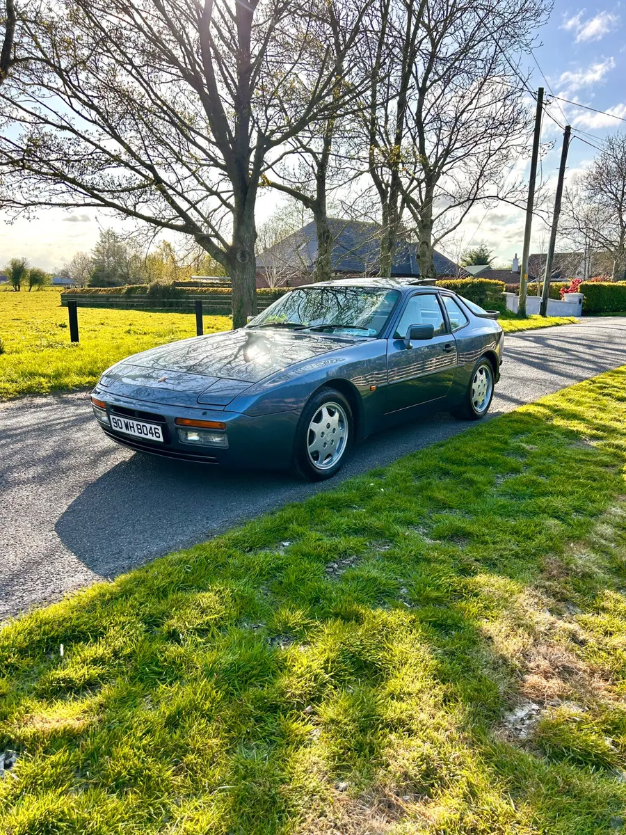Beautiful Porsche 944 S2 - Image 1
