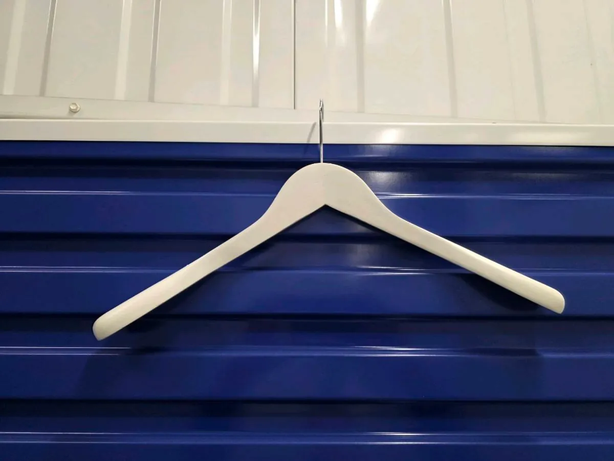White Hangers - Image 3