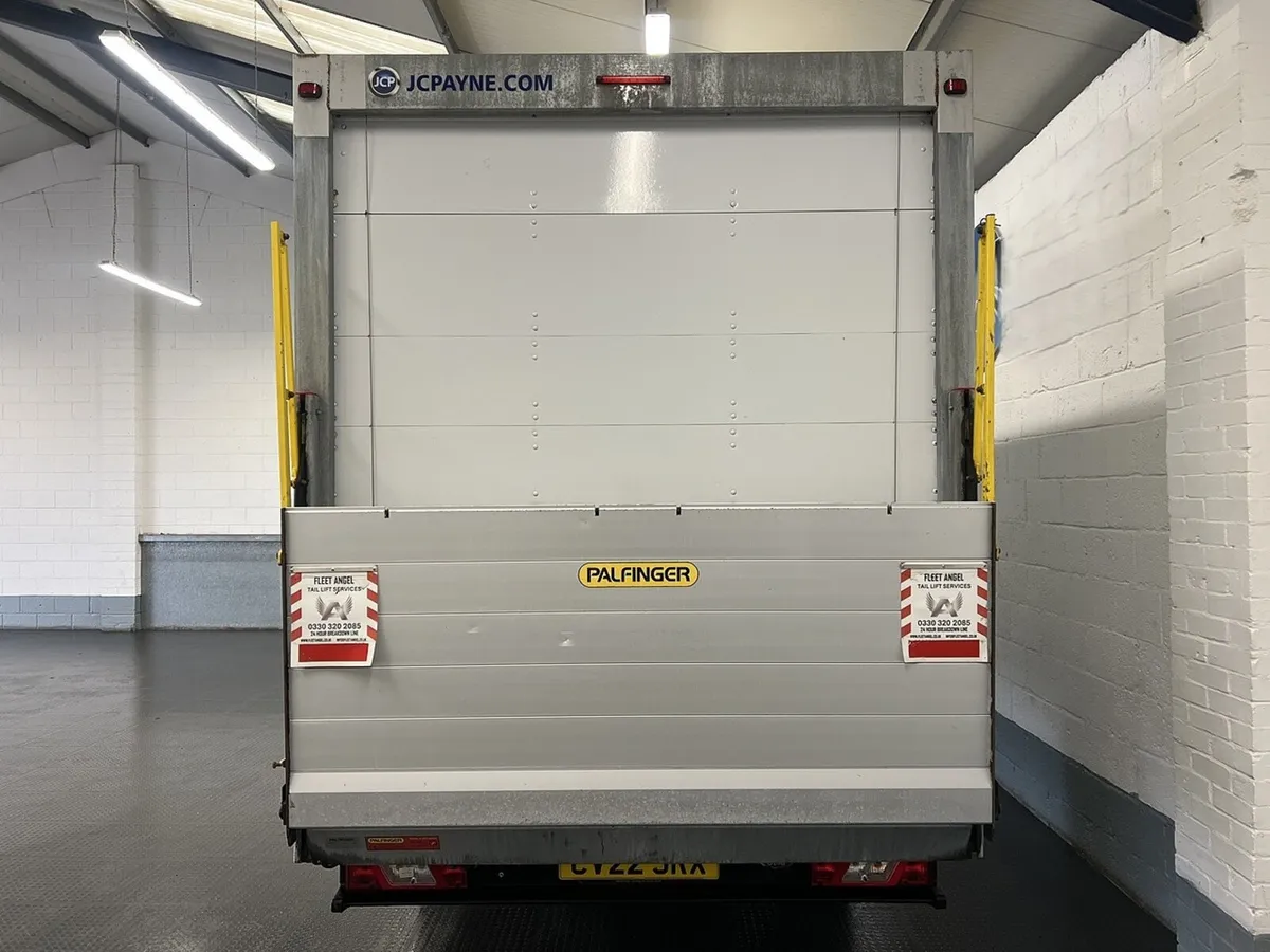 2022 Ford Transit Luton Box Van - Image 4