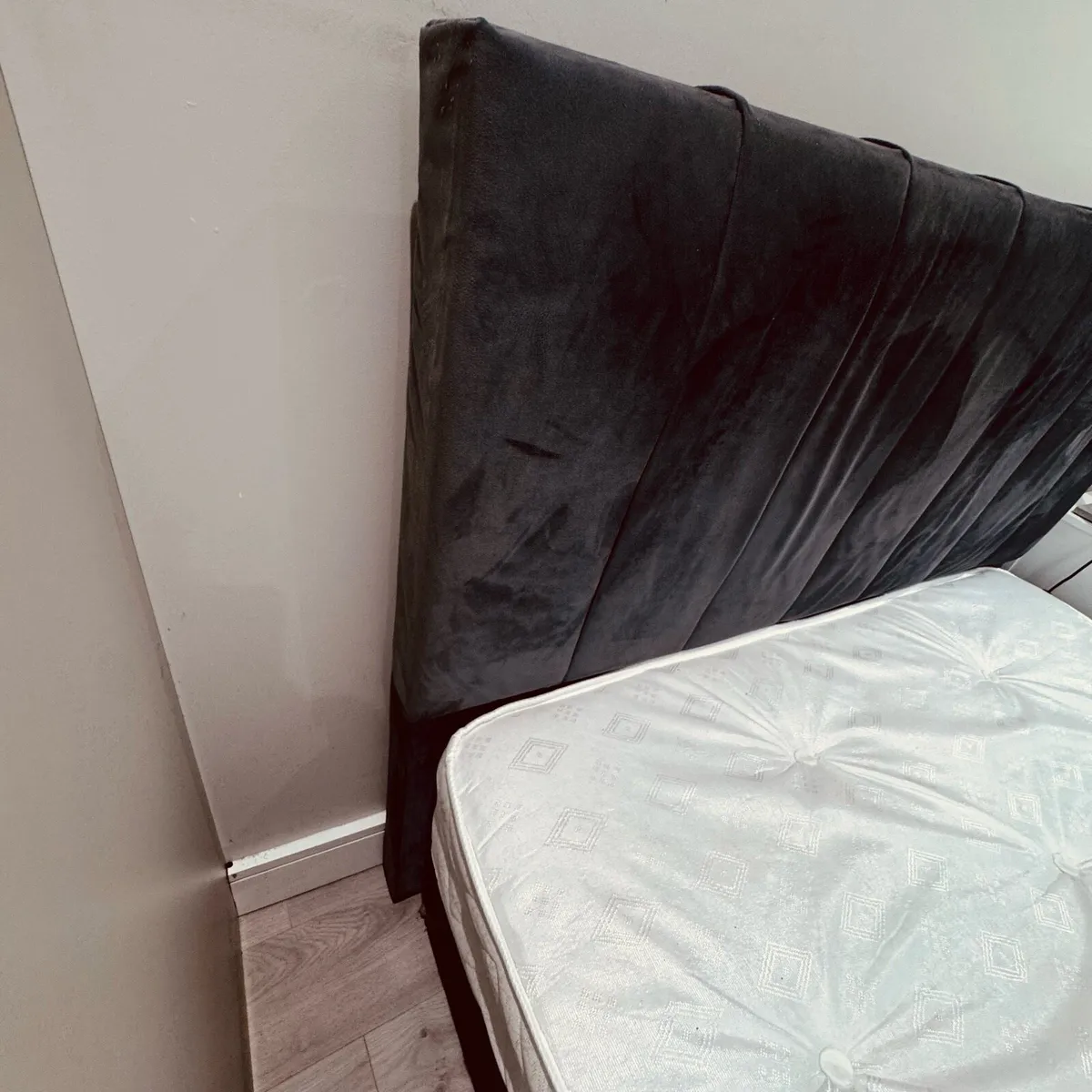 Double bed - Image 2