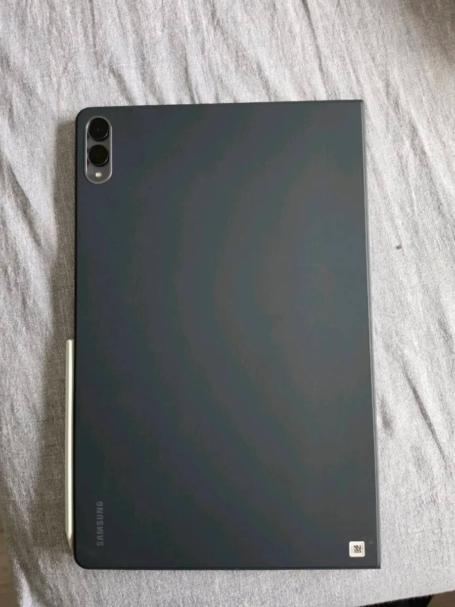 Samsung 256GB S11 Tab Ultra with Folio Case - Image 3