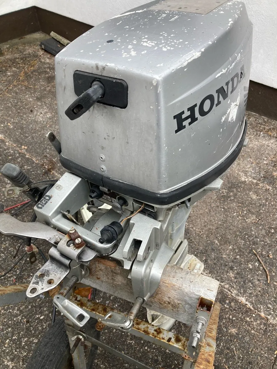 Boat engine - Image 1