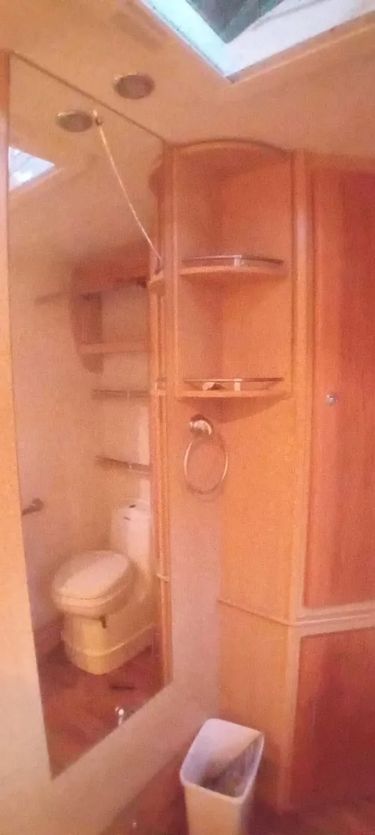 4 berth with solar panels - Image 3