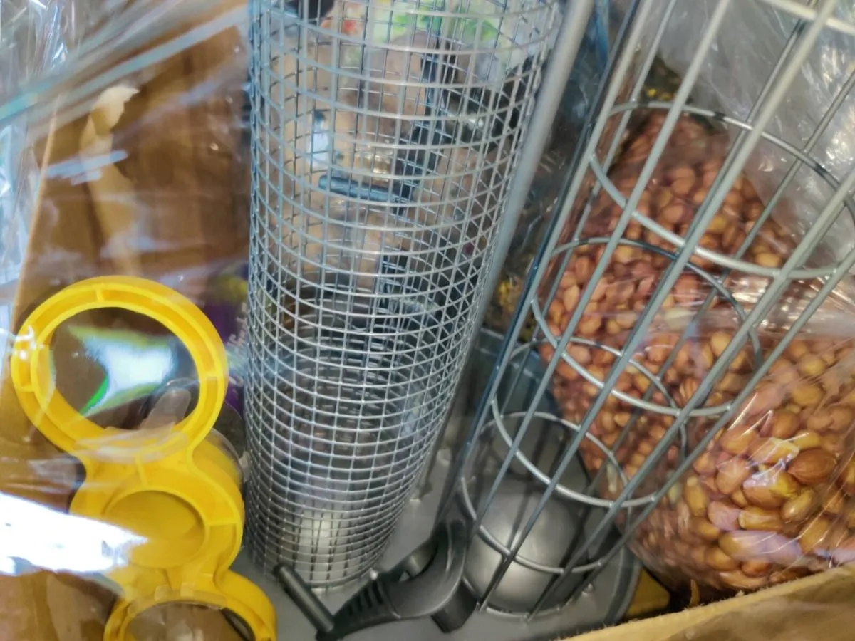 HUGE 3 In 1 BIRDFEEDING CAGE, With Lots Of Food ! - Image 1