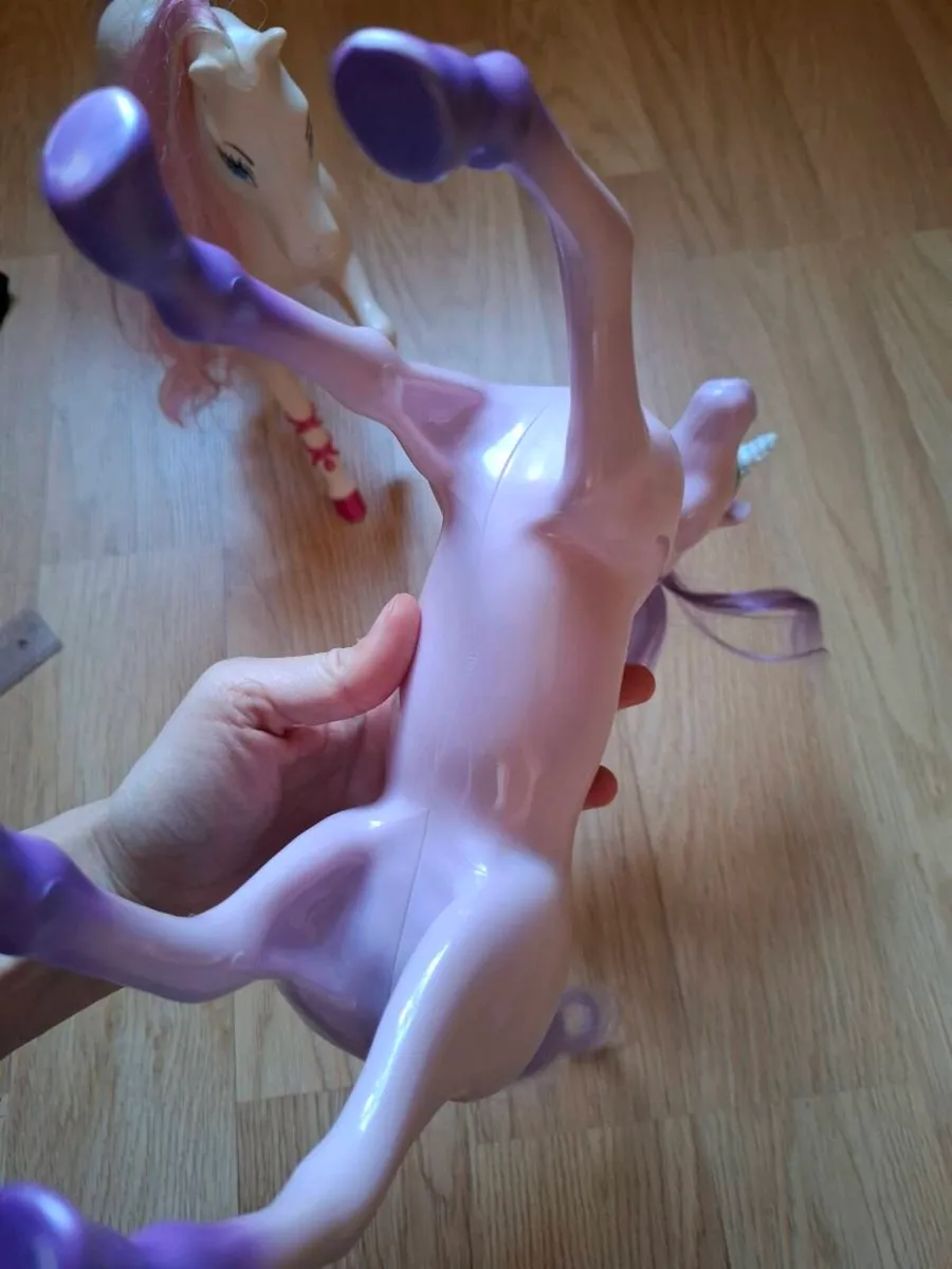 Barbie horse/unicorn bundle - Image 4