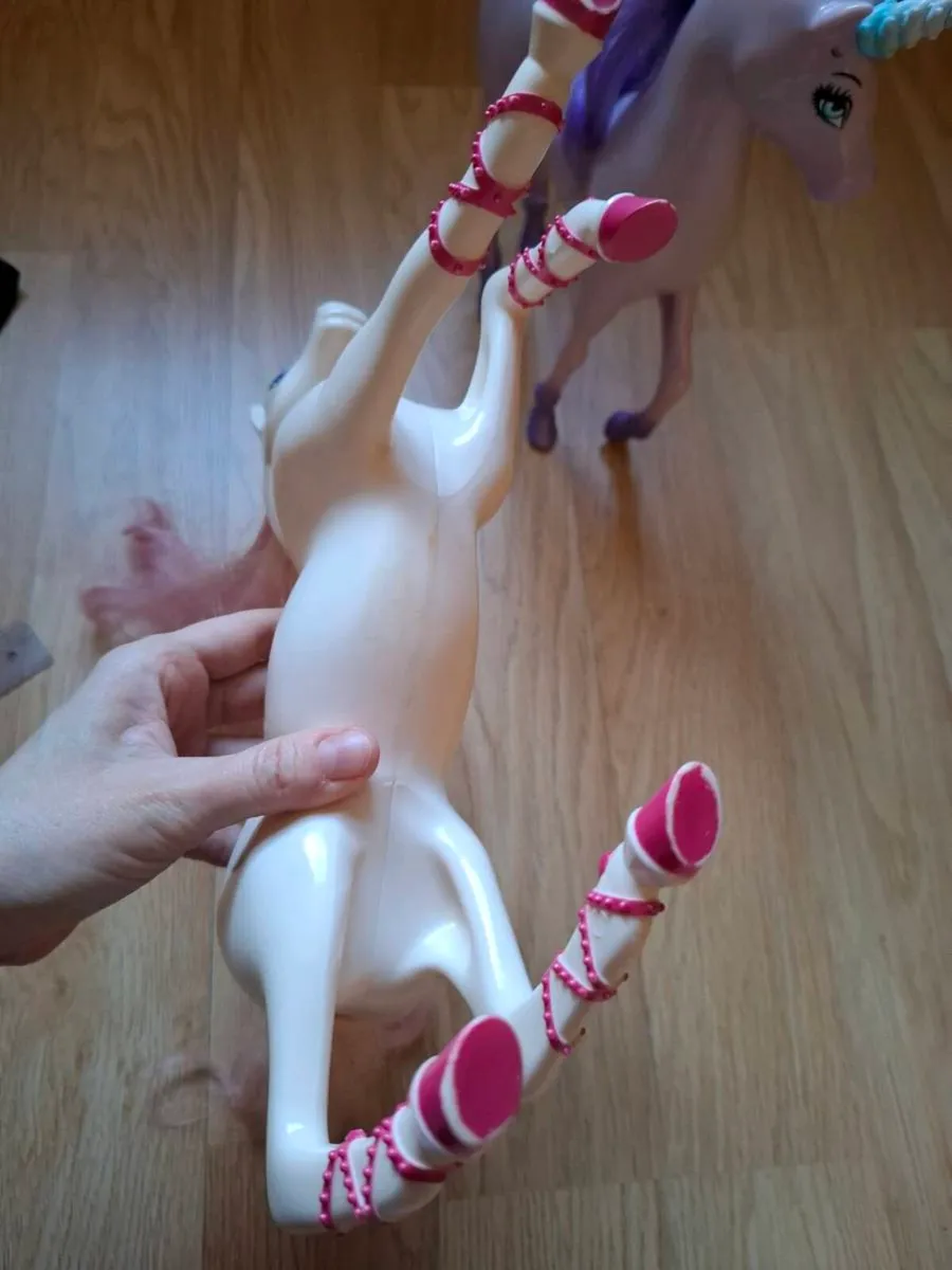 Barbie horse/unicorn bundle - Image 3