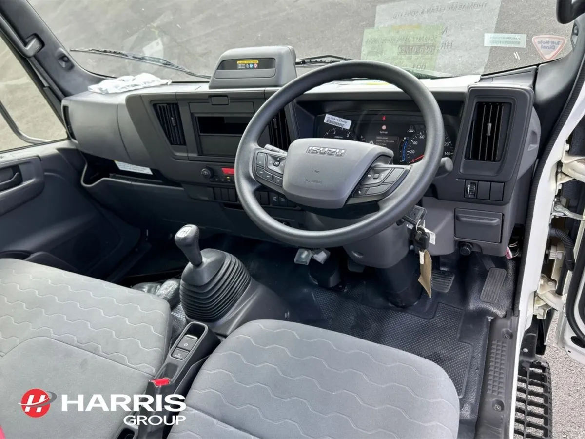 Isuzu NNR Isuzu 3.5T McClean Dropside body - Image 2