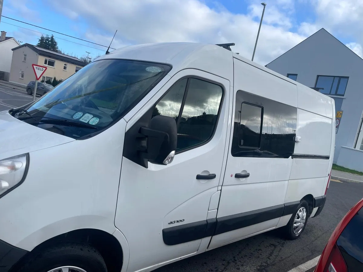 Camper van - Image 1