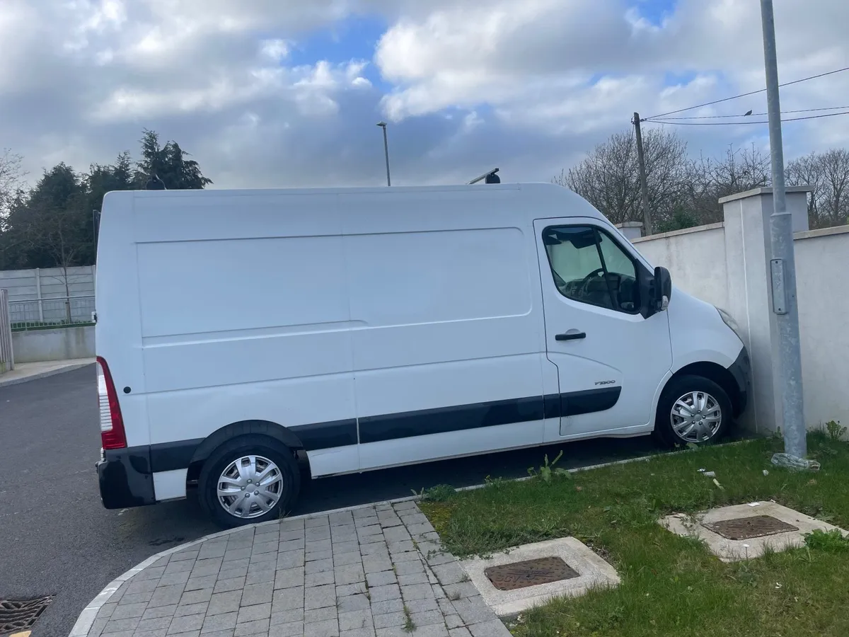 Camper van - Image 2