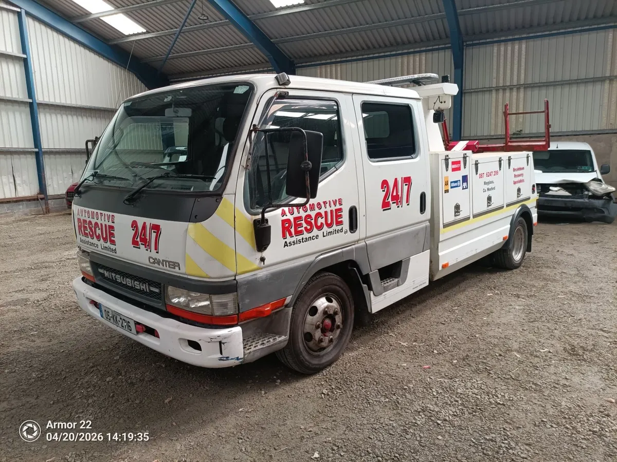 Mitsubishi Canter 2005 recovery spec lifter - Image 1