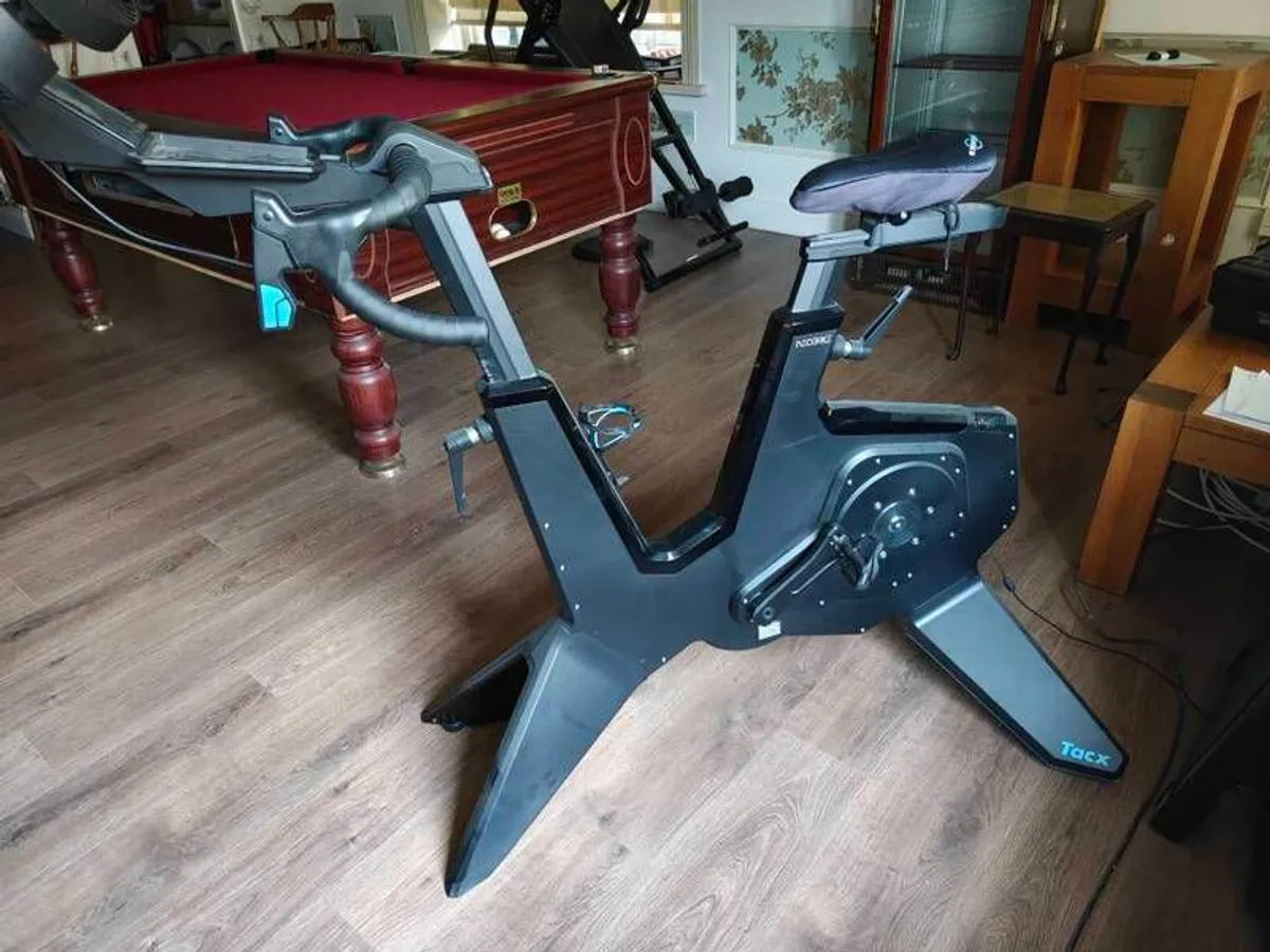 Tacx neo smart bike - Image 3