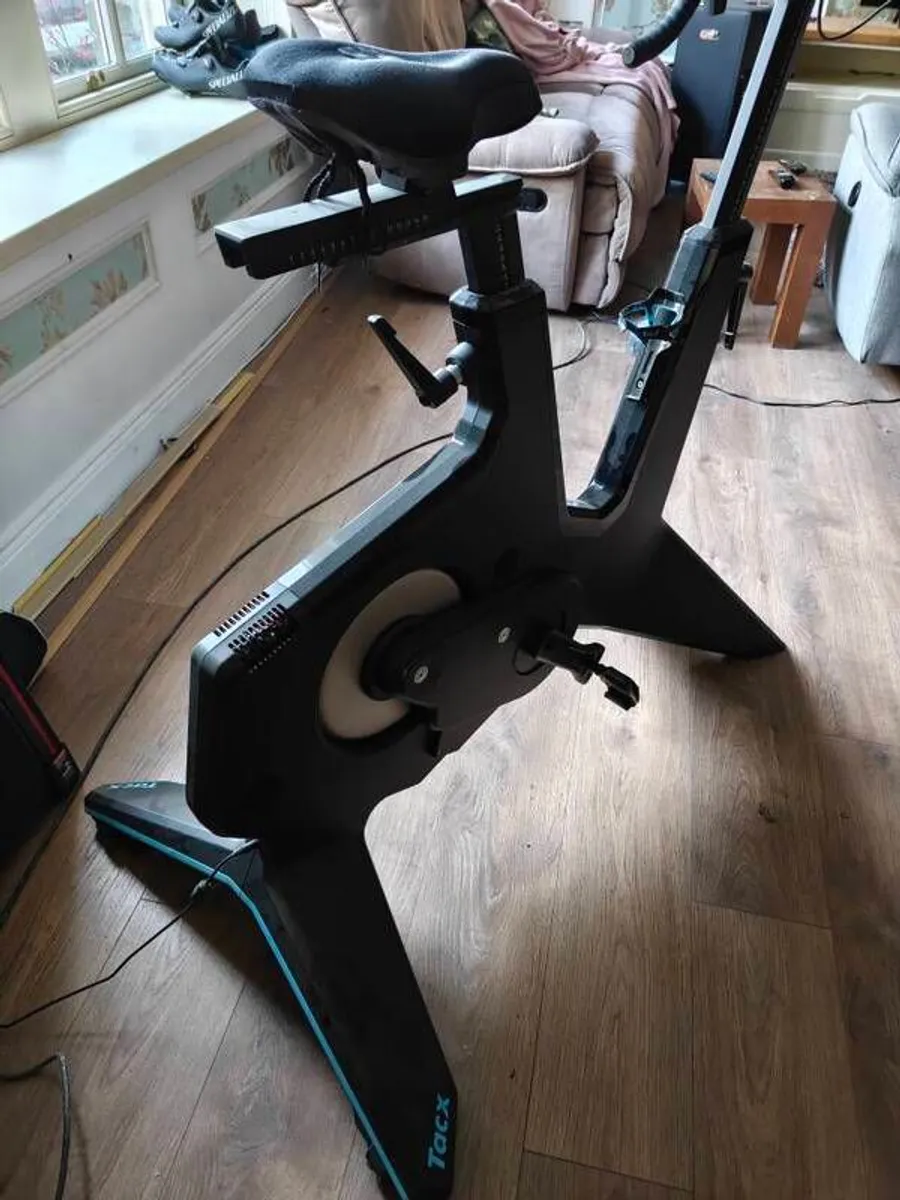 Tacx neo smart bike - Image 4