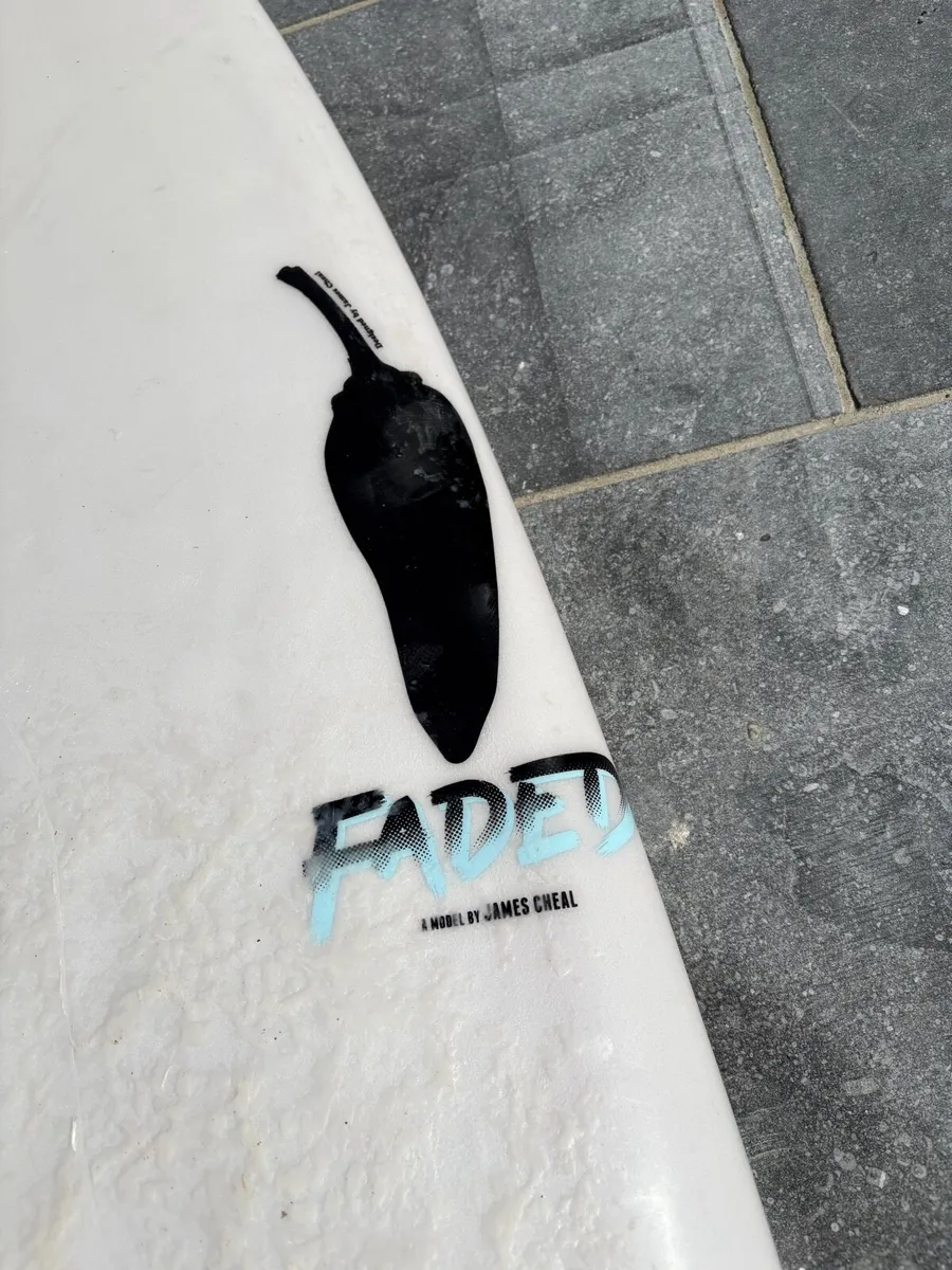 Chilli Faded Surfboard - Image 4