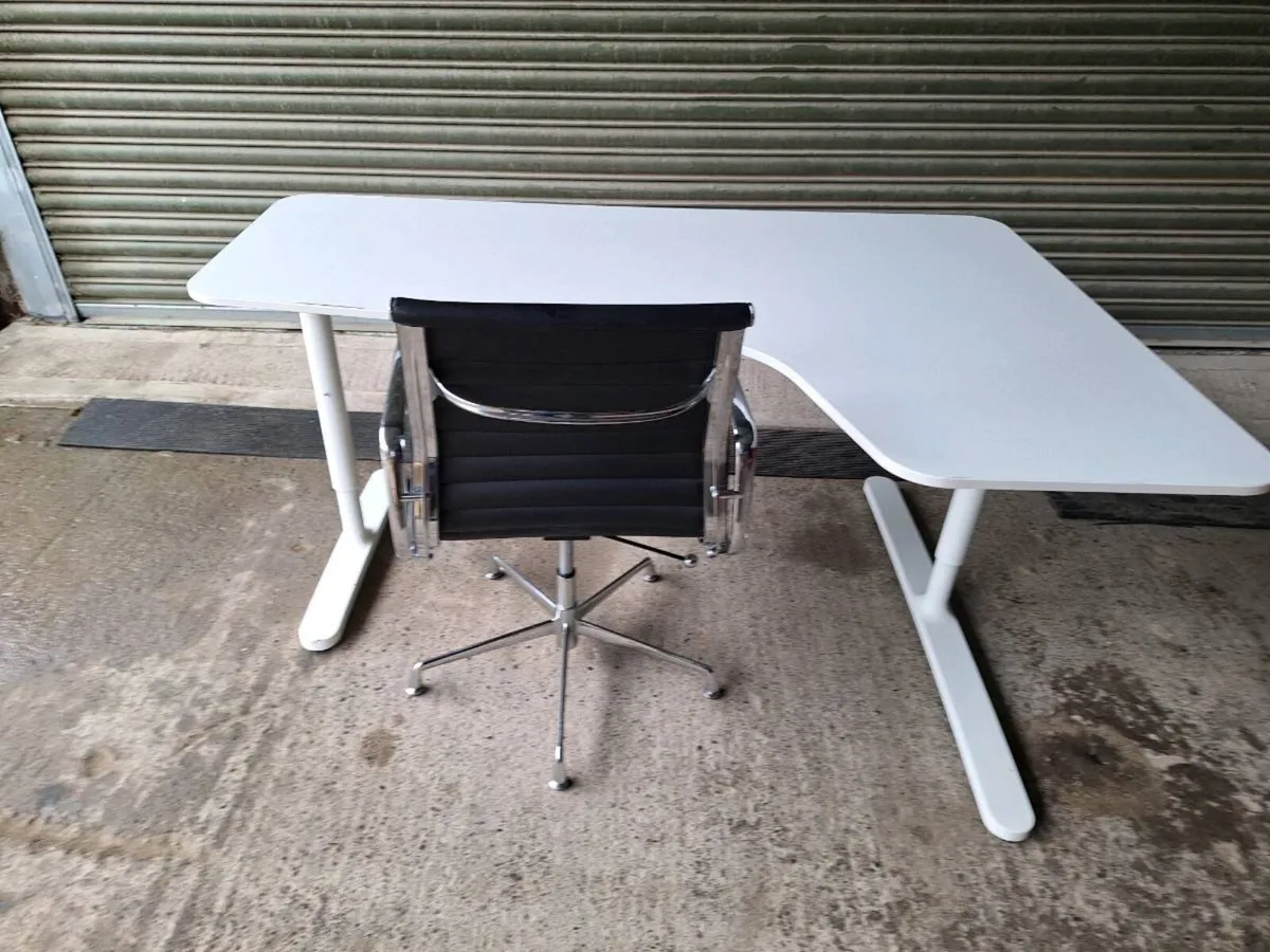 Desk and chair (DELIVERY) - Image 3