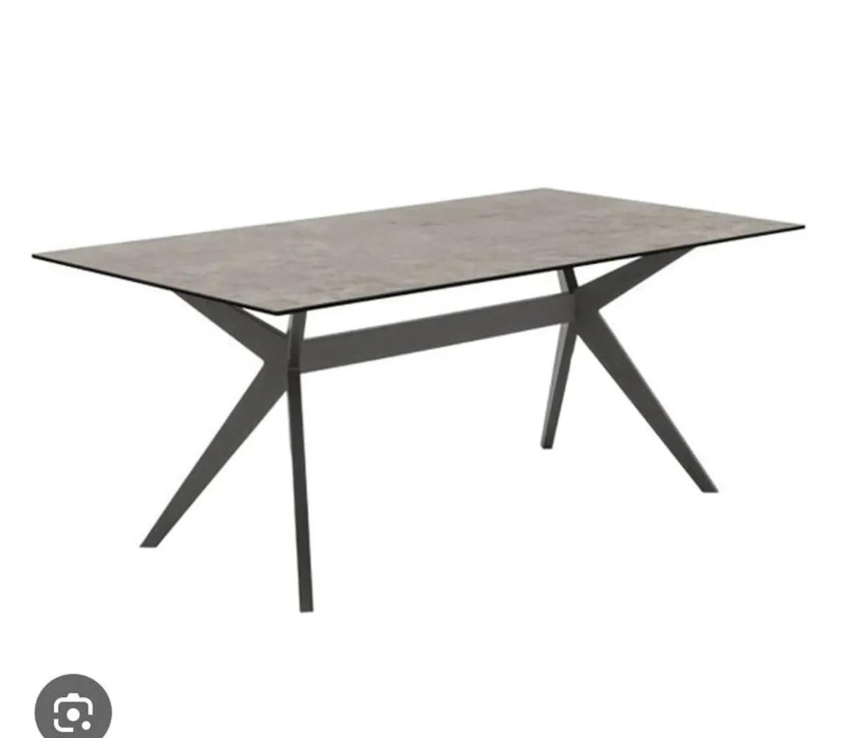 Calligaris Kent 4 seater dinning table - Image 1