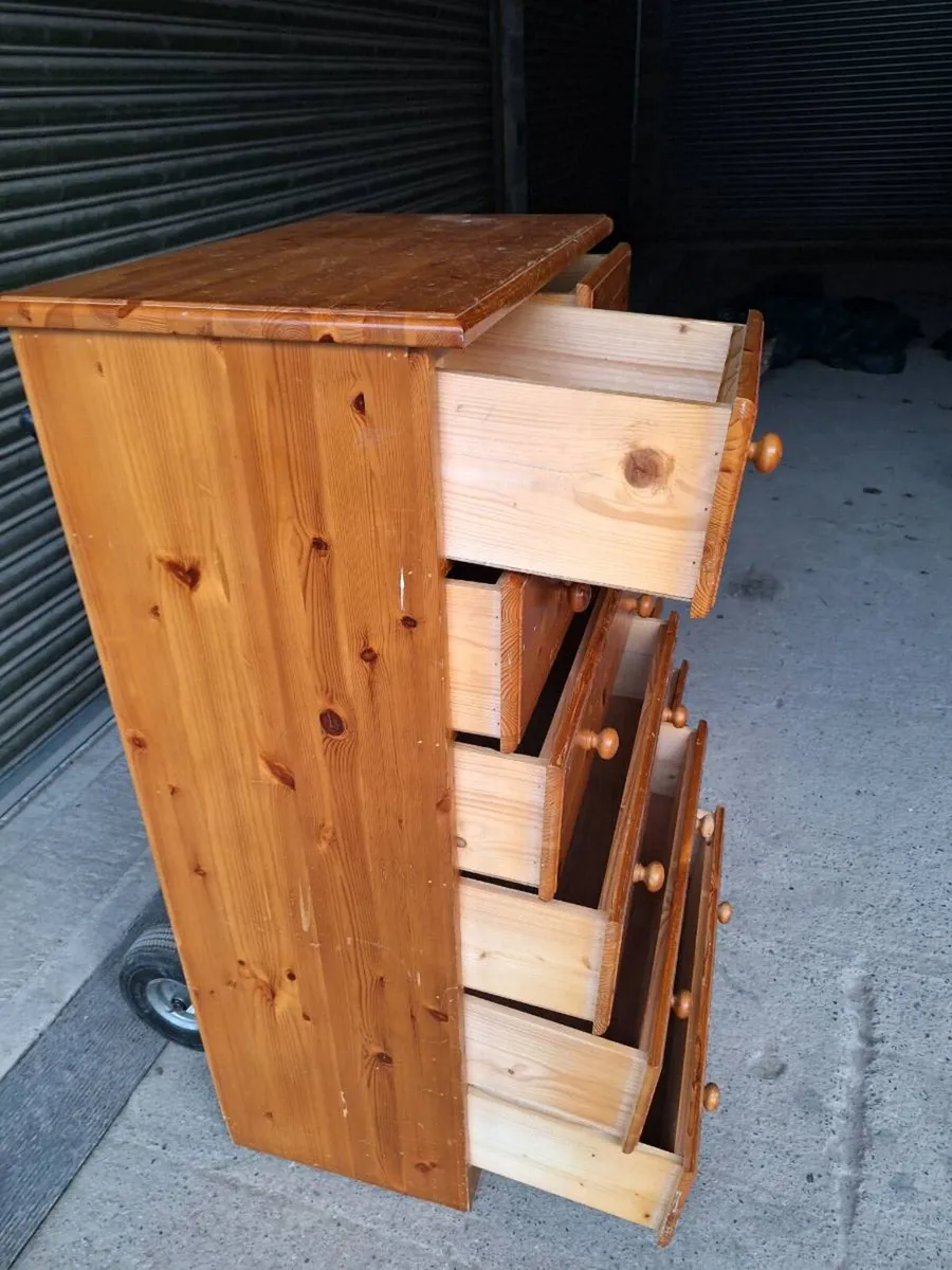 Large pine chest of drawers and locker () - Image 4