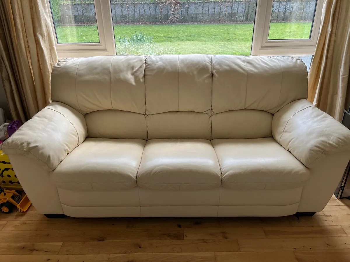 Suite of furniture, 3 piece cream - Image 1