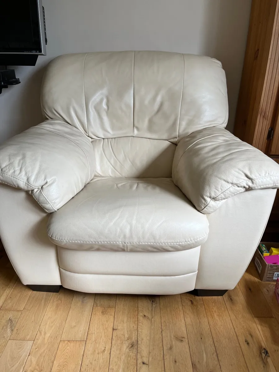 Suite of furniture, 3 piece cream - Image 2