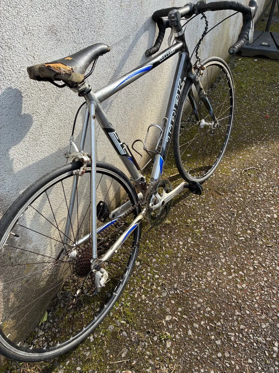 Mens Trek road bike - Image 3