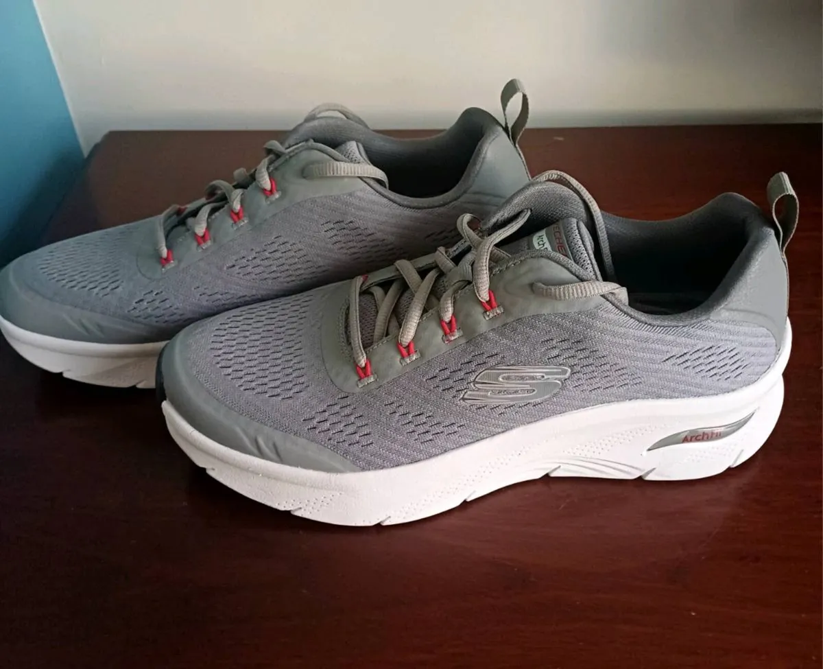 Mens Sketchers - Image 1