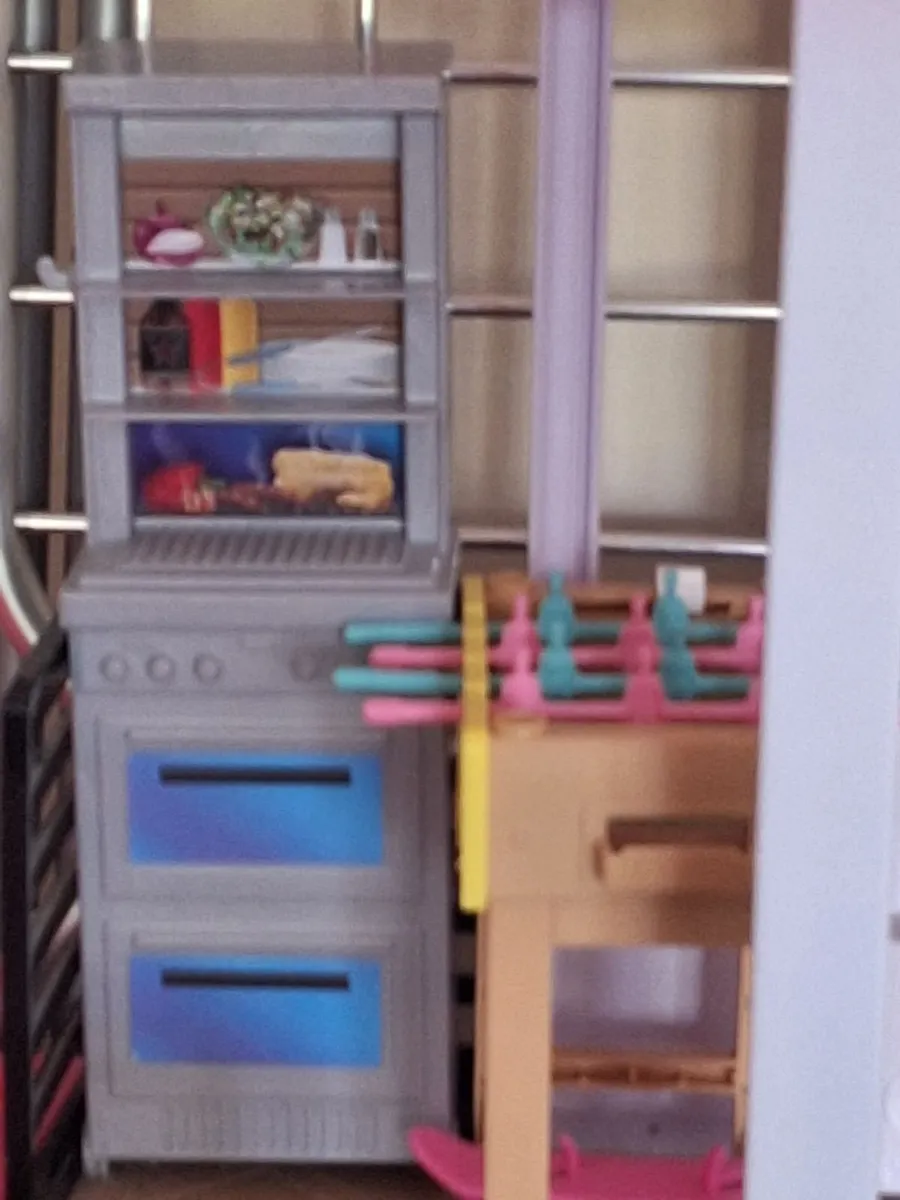 Barbie dreamhouse bundle - Image 2