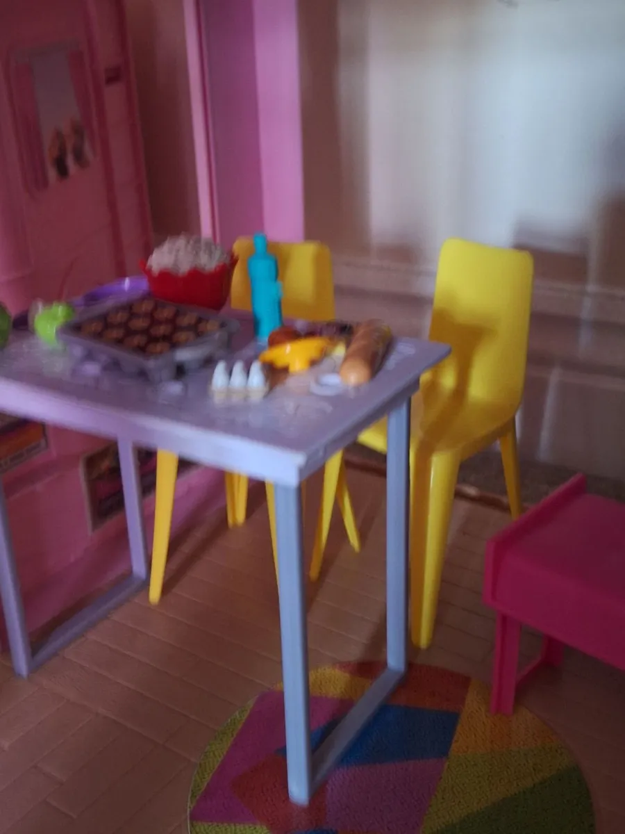 Barbie dreamhouse bundle - Image 3